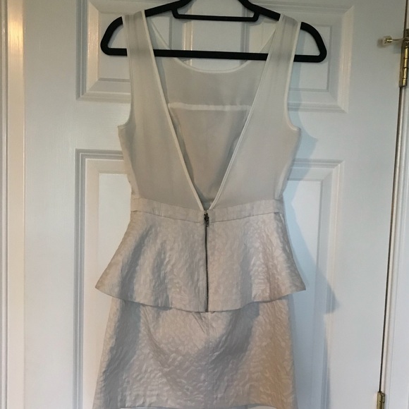 Silence + Noise Jacquard Peplum Pencil Dress - Picture 4 of 5